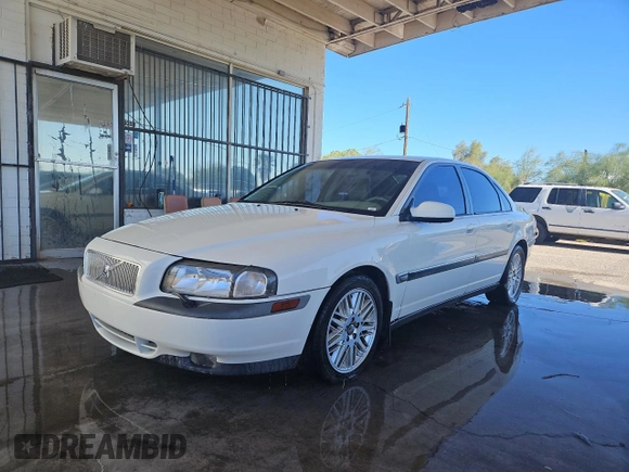2000 Volvo S80 with VIN YV1TS90D4Y1134041, listed as a Copart auction lot 80581024 with 175,054 mi miles and Clean Title. Bid and sale history available at carsss.com. Image 2.