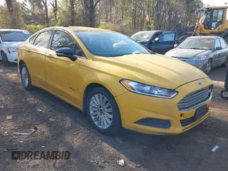 2015 Ford Fusion SE Hybrid with VIN 3FA6P0LU5FR255505, listed as a IAAI auction lot 42104362 with 399,115 mi miles. Bid and sale history available at carsss.com. Image 1.
