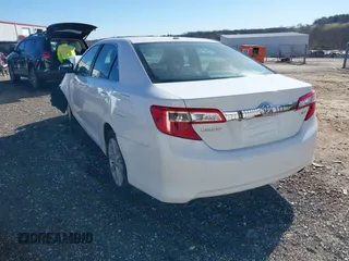 2014 Toyota Camry SE with VIN 4T1BK1FK2EU540026, listed as a IAAI auction lot 41678692 with 85,275 mi miles. Bid and sale history available at carsss.com. Image 3.