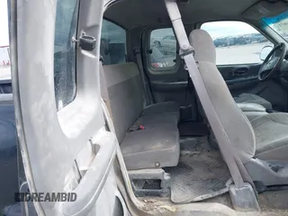 1999 Ford F-150 XL z VIN 2FTRX08L7XCA32562, wystawiony jako IAAI lot #42364671 z przebiegiem Nie podano mil oraz . Historia ofert i sprzedaży dostępna na DreamBid. Obrazek 8.