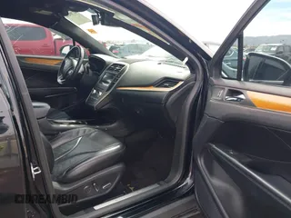 2018 Lincoln MKC Reserve with VIN 5LMTJ3DH5JUL31574, listed as a IAAI auction lot 41789286 with 109,504 mi miles and . Bid and sale history available at DreamBid. Image 5.