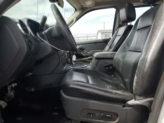 2006 Ford Explorer Limited с VIN 1FMEU75836UB56497, выставлен на аукционе Copart как лот 60103495 с пробегом 214 112 миль миль и Списание • Salvage title. История ставок и продаж доступна на DreamBid. Изображение 7.