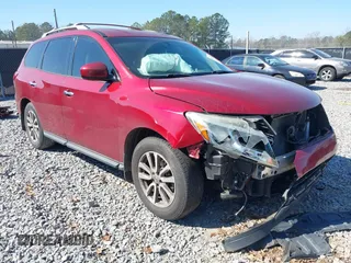 2015 Nissan Pathfinder Platinum with VIN 5N1AR2MN5FC640199, listed as a IAAI auction lot 41673241 with 171,511 mi miles and . Bid and sale history available at DreamBid. Image 1.