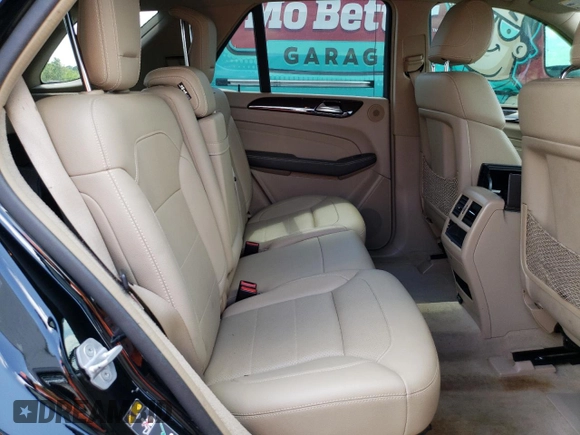 2013 Mercedes-Benz M 350 z VIN 4JGDA5JB4DA213539, wystawiony jako Copart lot #57597245 z przebiegiem 75 086 mil mil oraz Szkoda całkowita • Salvage title. Historia ofert i sprzedaży dostępna na DreamBid. Obrazek 11.