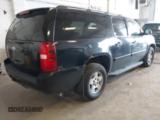 2007 Chevrolet Suburban LT с VIN 3GNFK16317G103663, выставлен на аукционе IAAI как лот 42632338 с пробегом 145 717 миль миль и . История ставок и продаж доступна на DreamBid. Изображение 4.