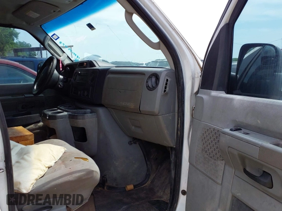 2011 Ford Econoline Cargo Commercial with VIN 1FTNS1EW0BDA65560, listed as a IAAI auction lot 42023428 with 267,279 mi miles. Bid and sale history available at carsss.com. Image 5.
