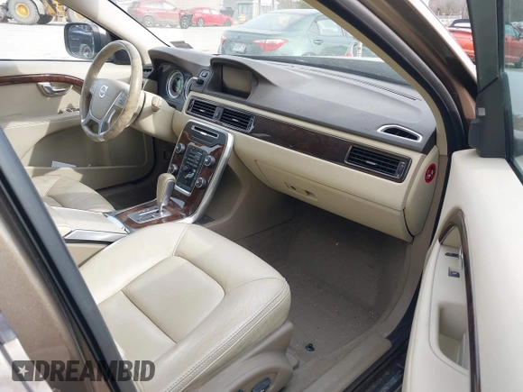 2012 Volvo XC70 3.2L with VIN YV4940BZ4C1144637, listed as a IAAI auction lot 40709833 with 150,249 mi miles and . Bid and sale history available at DreamBid. Image 5.