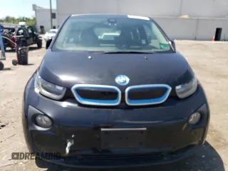 2016 BMW i3 with VIN WBY1Z4C57GV505912, listed as a Copart auction lot 61830185 with 143,819 mi miles and Clean title. Bid and sale history available at DreamBid. Image 5.