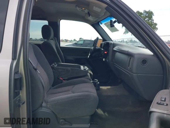2003 Chevrolet Silverado 1500 LT with VIN 2GCEK19T131364293, listed as a IAAI auction lot 42025176 with 291,932 mi miles. Bid and sale history available at carsss.com. Image 5.