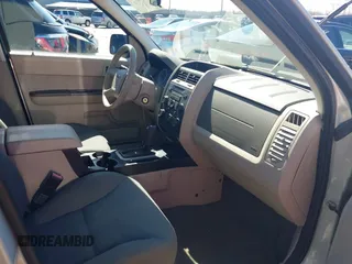 2008 Ford Escape XLS с VIN 1FMCU92ZX8KC32439, выставлен на аукционе IAAI как лот 41793317 с пробегом 115 831 миль миль и . История ставок и продаж доступна на DreamBid. Изображение 5.