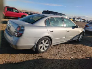 2002 Nissan Altima S with VIN 1N4AL11D82C245719, listed as a Copart auction lot 44923785 with 100,535 mi miles and Salvage Title. Bid and sale history available at carsss.com. Image 3.