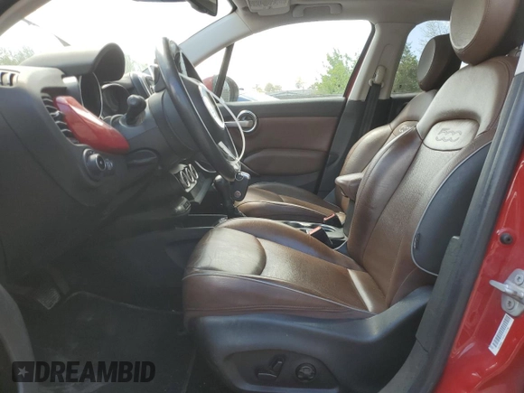 2016 FIAT 500X Lounge z VIN ZFBCFYDT4GP389082, wystawiony jako Copart lot #53291915 z przebiegiem 117 153 mil mil oraz Szkoda całkowita • Salvage title. Historia ofert i sprzedaży dostępna na DreamBid. Obrazek 7.