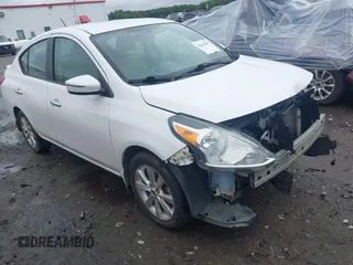 2017 Nissan Versa SV z VIN 3N1CN7AP7HL826137, wystawiony jako IAAI lot #42253491 z przebiegiem 182 755 mil mil oraz . Historia ofert i sprzedaży dostępna na DreamBid. Obrazek 1.