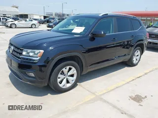 2018 Volkswagen Atlas SE z VIN 1V2DP2CA0JC600433, wystawiony jako IAAI lot #42232714 z przebiegiem 125 124 mil mil oraz . Historia ofert i sprzedaży dostępna na DreamBid. Obrazek 2.