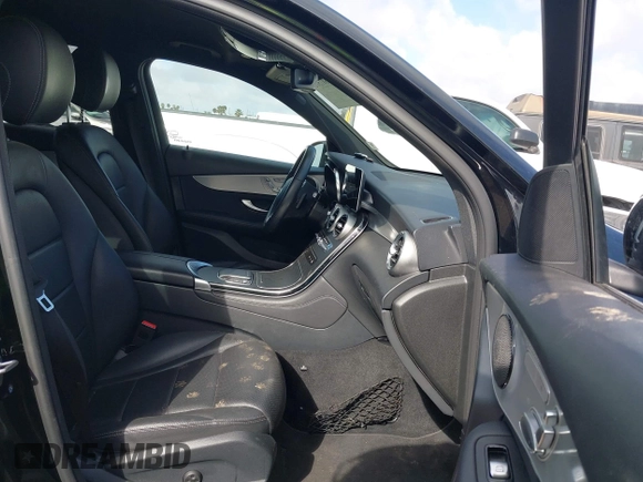 2020 Mercedes-Benz GLC 300 with VIN WDC0G8DB7LF718775, listed as a IAAI auction lot 41807370 with 59,120 mi miles and . Bid and sale history available at DreamBid. Image 5.