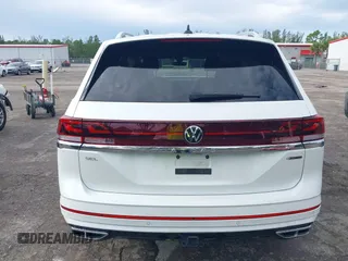 2024 Volkswagen Atlas SEL Premium R-Line z VIN 1V2FR2CA3RC528268, wystawiony jako IAAI lot #40248966 z przebiegiem 13 401 mil mil oraz . Historia ofert i sprzedaży dostępna na DreamBid. Obrazek 16.