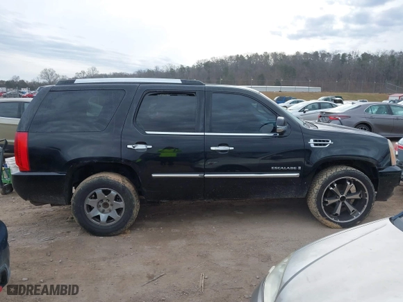 2009 Cadillac Escalade with VIN 1GYFK13269R147563, listed as a IAAI auction lot 41462689 with 210,095 mi miles. Bid and sale history available at carsss.com. Image 13.