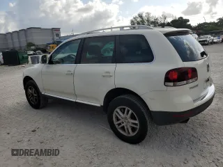 2008 Volkswagen Touareg V6 z VIN WVGBE77L78D052289, wystawiony jako Copart lot #58817765 z przebiegiem 139 818 mil mil oraz Tytuł czysty. Historia ofert i sprzedaży dostępna na DreamBid. Obrazek 2.