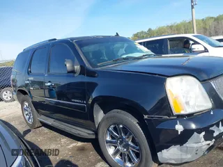 2008 GMC Yukon Denali z VIN 1GKFK63848J131662, wystawiony jako IAAI lot #41887718 z przebiegiem 319 420 mil mil oraz . Historia ofert i sprzedaży dostępna na DreamBid. Obrazek 13.