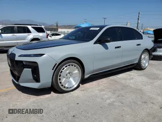 2024 BMW i7 xDrive60 z VIN WBY53EJ09RCP16432, wystawiony jako Copart lot #58405895 z przebiegiem 12 341 mil mil oraz Tytuł czysty. Historia ofert i sprzedaży dostępna na DreamBid. Obrazek 1.