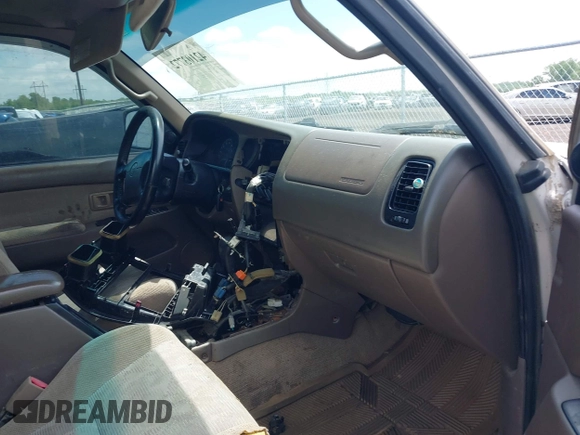 2000 Toyota 4Runner SR5 with VIN JT3GN86R1Y0166533, listed as a IAAI auction lot 42103772 with 279,272 mi miles and . Bid and sale history available at DreamBid. Image 5.