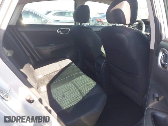 2017 Nissan Sentra S z VIN 3N1AB7AP9HY277592, wystawiony jako IAAI lot #42287903 z przebiegiem 186 876 mil mil oraz . Historia ofert i sprzedaży dostępna na DreamBid. Obrazek 8.