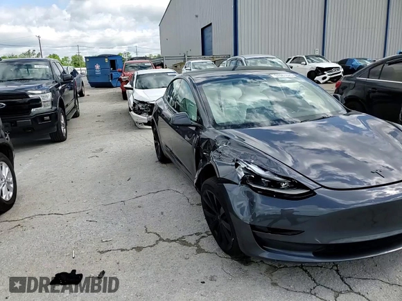 2023 Tesla Model 3 z VIN 5YJ3E1EA0PF677471, wystawiony jako Copart lot #57661625 z przebiegiem 20 326 mil mil oraz Szkoda całkowita • Salvage title. Historia ofert i sprzedaży dostępna na DreamBid. Obrazek 13.