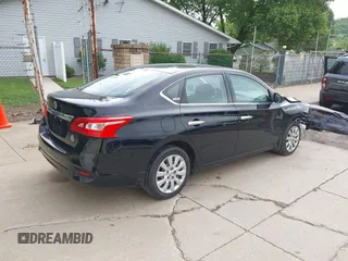2017 Nissan Sentra SR z VIN 3N1AB7AP1HY263704, wystawiony jako IAAI lot #42253663 z przebiegiem 110 074 mil mil oraz . Historia ofert i sprzedaży dostępna na DreamBid. Obrazek 4.