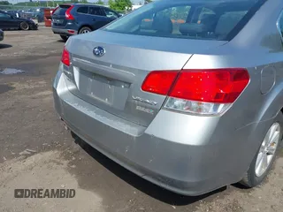 2011 Subaru Legacy Premium z VIN 4S3BMBC6XB3235757, wystawiony jako IAAI lot #42533336 z przebiegiem 168 825 mil mil oraz . Historia ofert i sprzedaży dostępna na DreamBid. Obrazek 6.