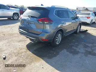 2020 Nissan Rogue SV z VIN KNMAT2MT4LP514652, wystawiony jako IAAI lot #42024037 z przebiegiem 105 653 mil mil oraz . Historia ofert i sprzedaży dostępna na DreamBid. Obrazek 4.