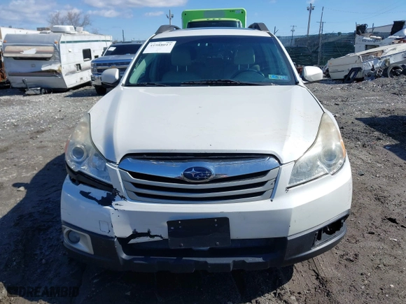 2011 Subaru Outback 2.5i Prem AWP/Pwr Moon with VIN 4S4BRBGC6B3420580, listed as a IAAI auction lot 41988017 with 172,934 mi miles. Bid and sale history available at carsss.com. Image 11.