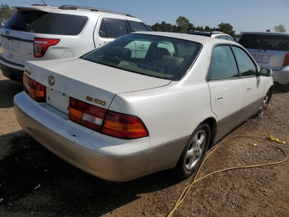 1998 Lexus ES 300 Luxury Sport Sdn with VIN JT8BF28G1W0145205, listed as a Copart auction lot 70652494 with 0 mi miles and Salvage Title. Bid and sale history available at carsss.com. Image 3.