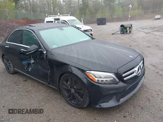 2019 Mercedes-Benz C 300 z VIN 55SWF8DB5KU307749, wystawiony jako IAAI lot #42198723 z przebiegiem 93 370 mil mil oraz . Historia ofert i sprzedaży dostępna na DreamBid. Obrazek 1.