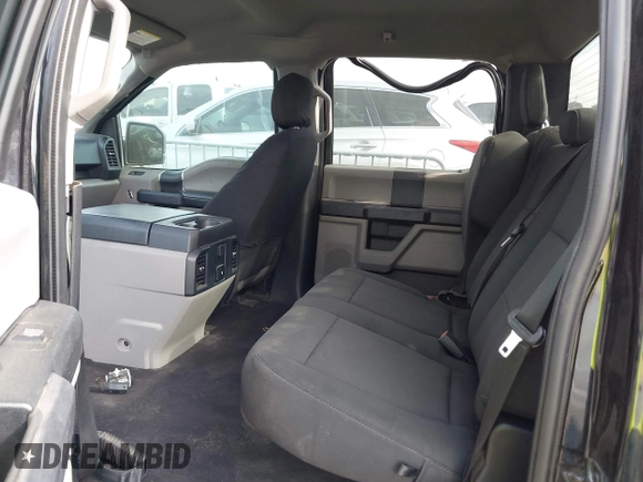 2020 Ford F-150 XL z VIN 1FTEW1C54LKF53650, wystawiony jako IAAI lot #42792712 z przebiegiem 78 047 mil mil oraz . Historia ofert i sprzedaży dostępna na DreamBid. Obrazek 8.