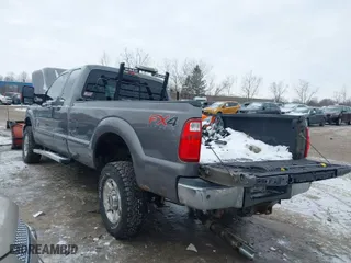 2014 Ford Super Duty F-250 SRW XLT with VIN 1FT7X2BT2EEB59870, listed as a IAAI auction lot 41355792 with 191,891 mi miles. Bid and sale history available at carsss.com. Image 3.