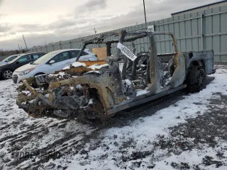 2024 Jeep Gladiator Sport z VIN 1C6HJTAG5RL133756, wystawiony jako Copart lot #83205524 z przebiegiem Nie podano mil oraz Nie do naprawy • Non repairable. Historia ofert i sprzedaży dostępna na DreamBid. Obrazek 1.