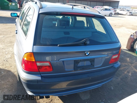 2002 BMW 3 Series 325i with VIN WBAEN33492EZ15195, listed as a IAAI auction lot 38505385 with 134,992 mi miles. Bid and sale history available at carsss.com. Image 17.