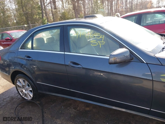 2013 Mercedes-Benz E-Class E 350 Luxury with VIN WDDHF8JB0DA707640, listed as a IAAI auction lot 41916454 with 104,469 mi miles. Bid and sale history available at carsss.com. Image 13.