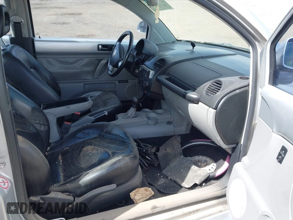 1999 Volkswagen Beetle GLX with VIN 3VWDD21C3XM457125, listed as a IAAI auction lot 39129482 with 156,710 mi miles and . Bid and sale history available at DreamBid. Image 5.
