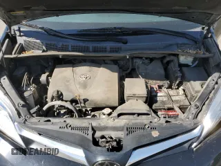 2018 Toyota Sienna LE Auto Access Seat с VIN 5TDKZ3DC1JS934414, выставлен на аукционе Copart как лот 52194615 с пробегом 130 058 миль миль и Списание • Salvage title. История ставок и продаж доступна на DreamBid. Изображение 13.
