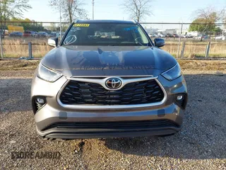 2024 Toyota Highlander LE z VIN 5TDKDRAH0RS528587, wystawiony jako IAAI lot #42002196 z przebiegiem 9 363 mil mil oraz . Historia ofert i sprzedaży dostępna na DreamBid. Obrazek 12.