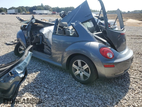 2006 Volkswagen Beetle z VIN 3VWRR31C26M401236, wystawiony jako Copart lot #72189394 z przebiegiem Nie podano mil oraz Szkoda całkowita • Salvage title. Historia ofert i sprzedaży dostępna na DreamBid. Obrazek 2.