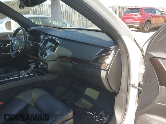 2017 Volvo XC90 Momentum with VIN YV4A22PK4H1171533, listed as a IAAI auction lot 41876321 with 136,906 mi miles. Bid and sale history available at carsss.com. Image 5.