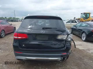 2019 Mercedes-Benz GLC 300 with VIN WDC0G4JB6KV185786, listed as a IAAI auction lot 42472450 with 86,561 mi miles and . Bid and sale history available at DreamBid. Image 16.