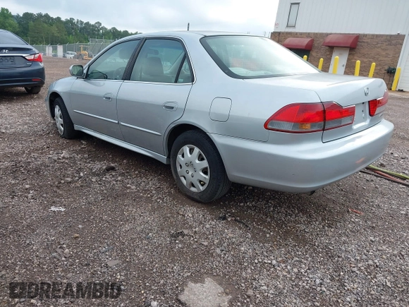 2001 Honda Accord LX z VIN 1HGCG16481A076636, wystawiony jako IAAI lot #42161859 z przebiegiem 203 183 mil mil oraz . Historia ofert i sprzedaży dostępna na DreamBid. Obrazek 3.