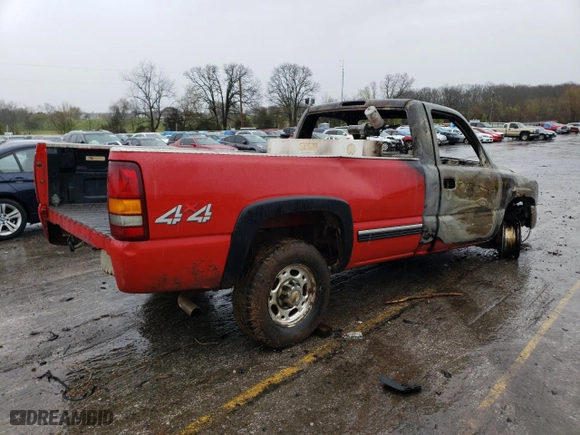 2000 Chevrolet Silverado 2500 with VIN 1GCGK24U6YE103827, listed as a Copart auction lot 48048854 with 0 mi miles and Salvage Title. Bid and sale history available at carsss.com. Image 3.
