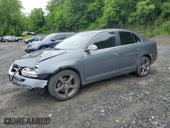 2010 Volkswagen Jetta SEL с VIN 3VWRX7AJ5AM072519, выставлен на аукционе Copart как лот 61594745 с пробегом 260 422 миль миль и Списание • Salvage title. История ставок и продаж доступна на DreamBid. Изображение 1.
