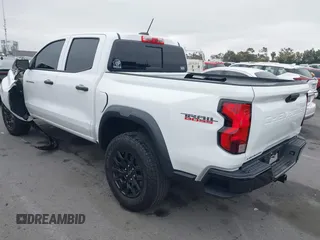 2024 Chevrolet Colorado 4WD Trail Boss с VIN 1GCPTEEK1R1156164, выставлен на аукционе IAAI как лот 42287048 с пробегом Не указан миль и . История ставок и продаж доступна на DreamBid. Изображение 3.