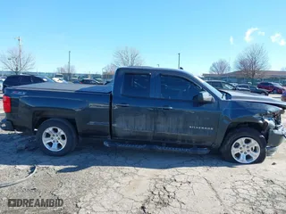 2017 Chevrolet Silverado 1500 LT with VIN 1GCVKREC1HZ342782, listed as a IAAI auction lot 41595845 with 86,000 mi miles. Bid and sale history available at carsss.com. Image 13.