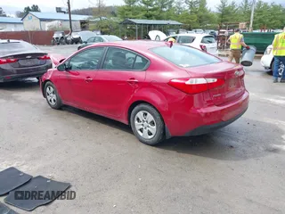 2015 Kia Forte LX with VIN KNAFX4A69F5427203, listed as a IAAI auction lot 41961590 with 176,599 mi miles. Bid and sale history available at carsss.com. Image 3.